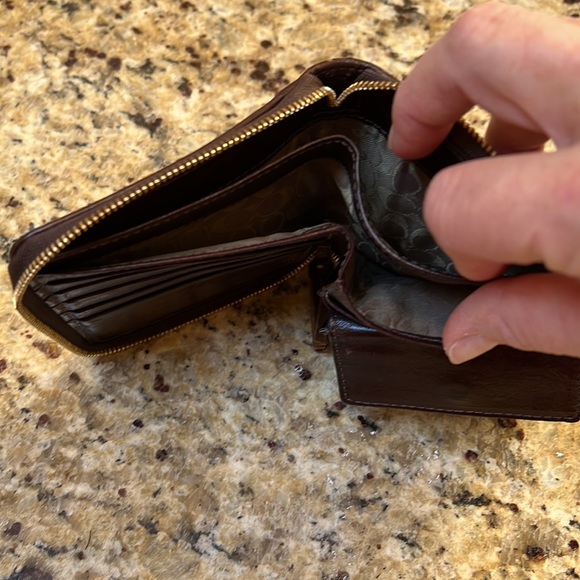 Coach calf hair wallet zippered with coin, credit card and 2 slots for money etc - Picture 5 of 8